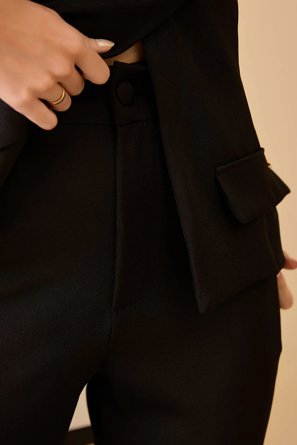 Sofia — Uniforme chaleco con pantalón bota campana