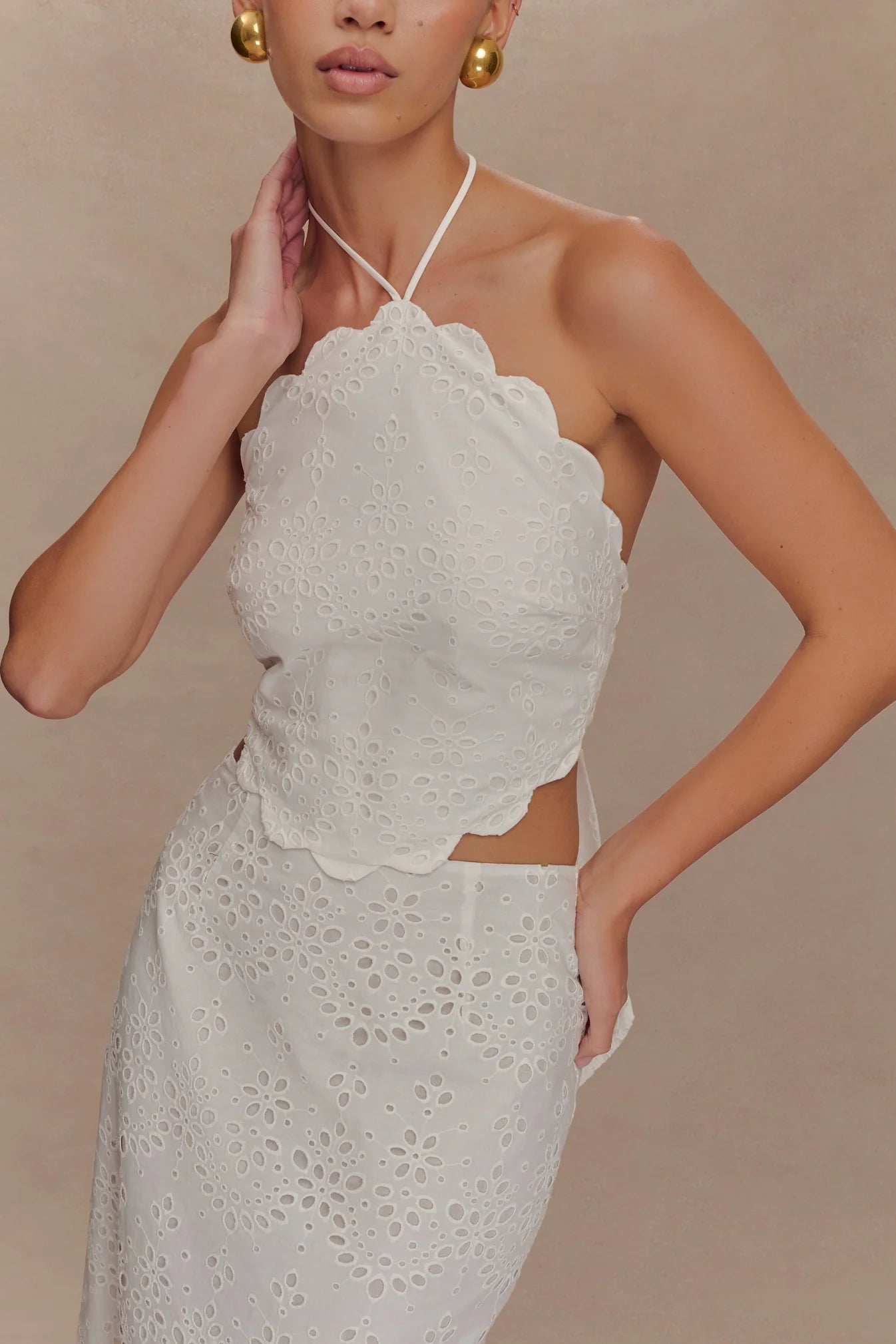 Soraya — Conjunto: blusa con lazos y falda maxi