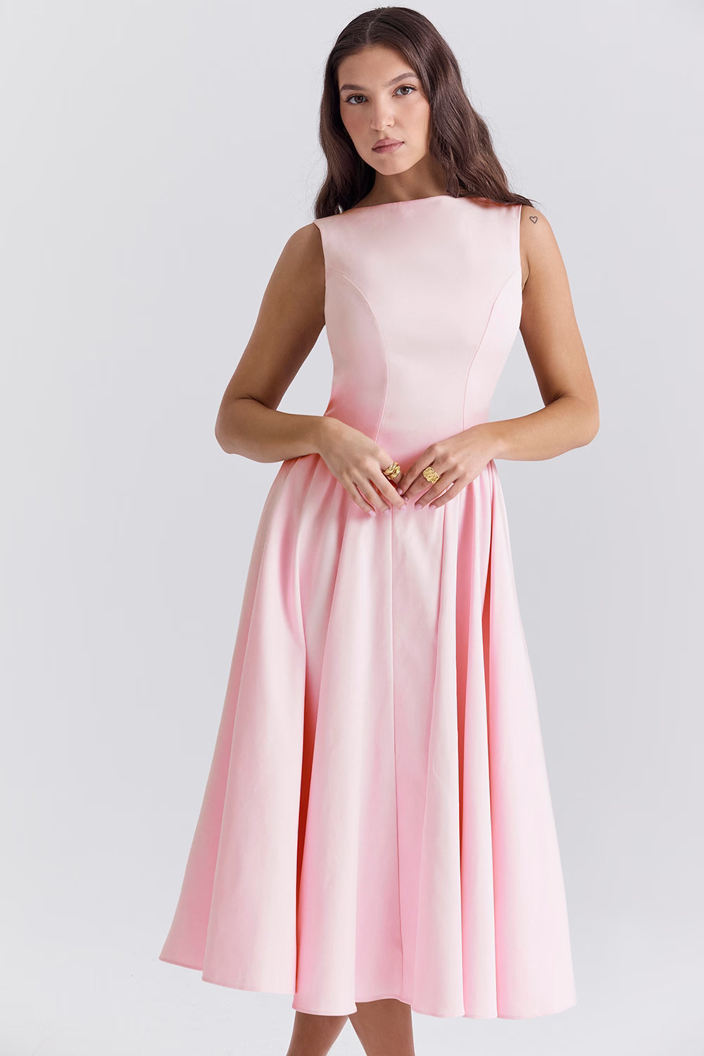 Susana — Vestido midi con espalda descubierta