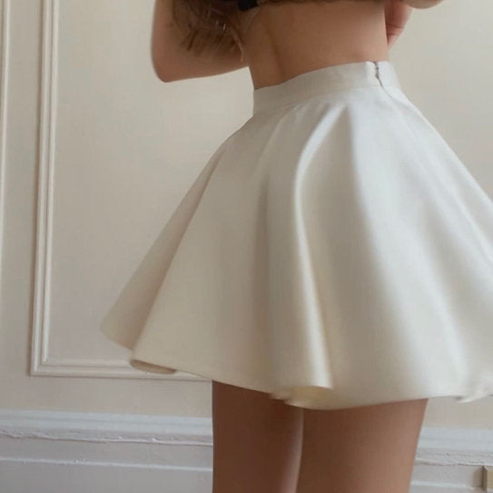 Taylor | Caitlyn — Falda mini