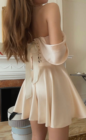 Taylor — Conjunto: corset mangas caídas y falda