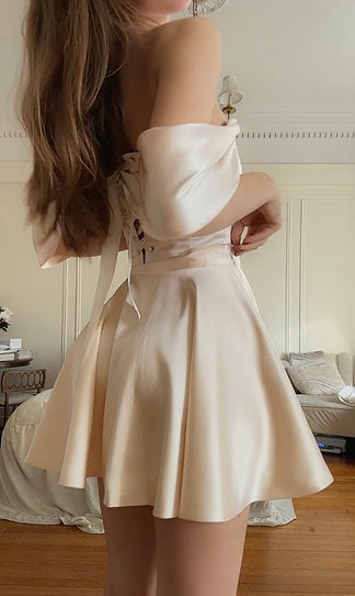 Taylor | Caitlyn — Falda mini