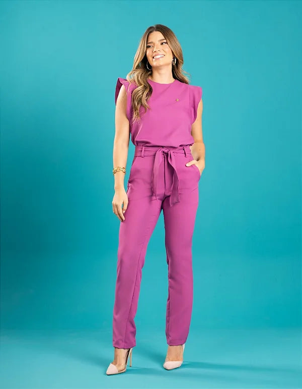 Violeta — Uniforme con lazo