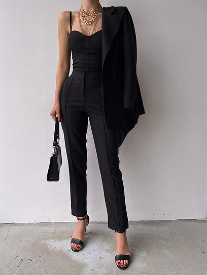 Vivenne — Conjunto: blazer, croptop encauchado y pantalón