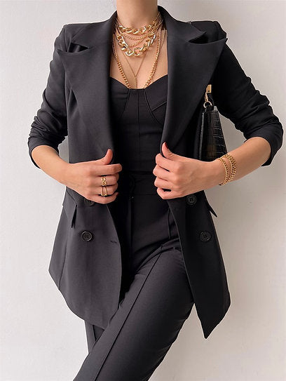 Vivenne — Conjunto: blazer, croptop encauchado y pantalón