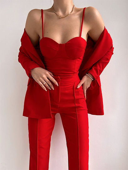 Vivenne — Conjunto: blazer, croptop encauchado y pantalón