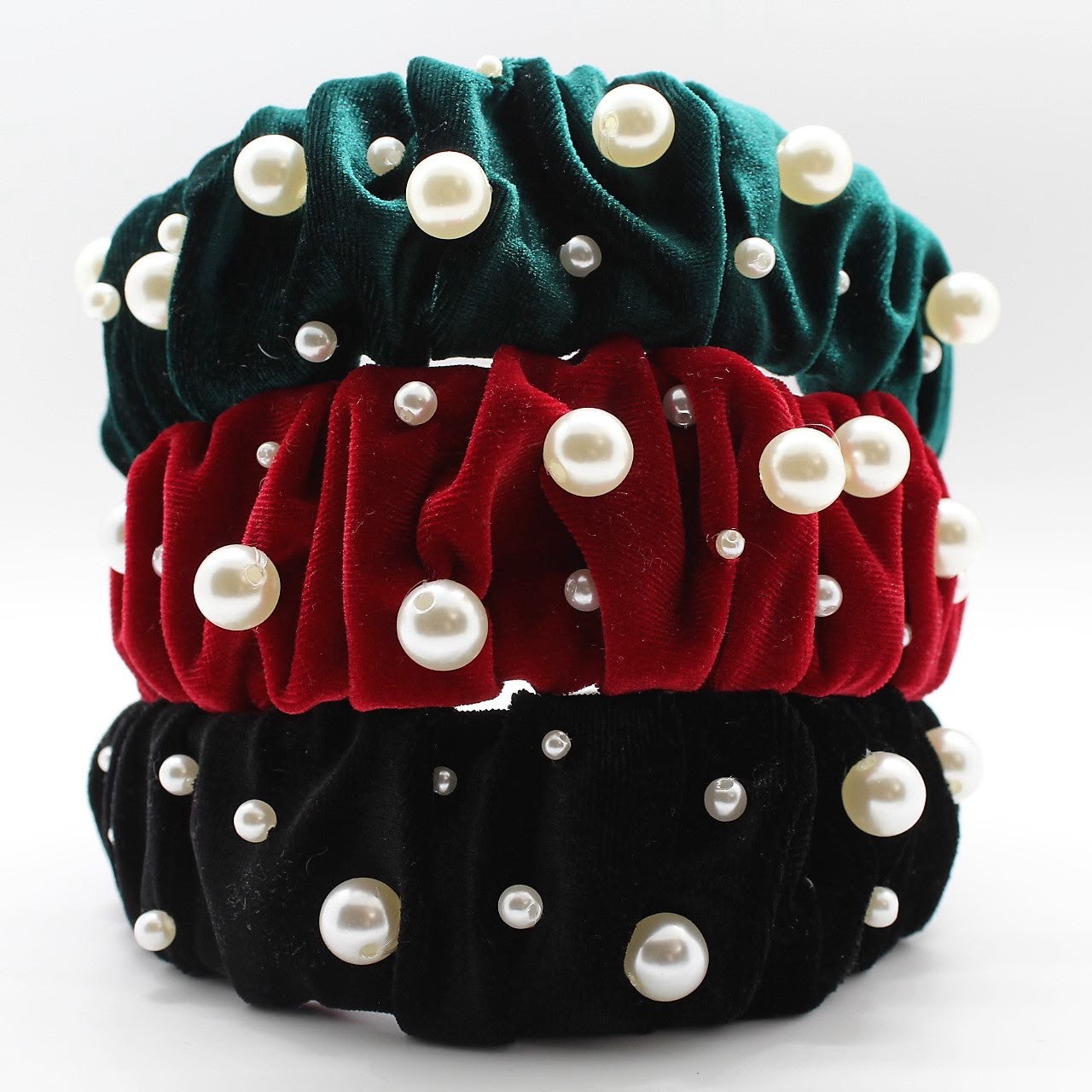 Diadema fruncida velvet con perlas