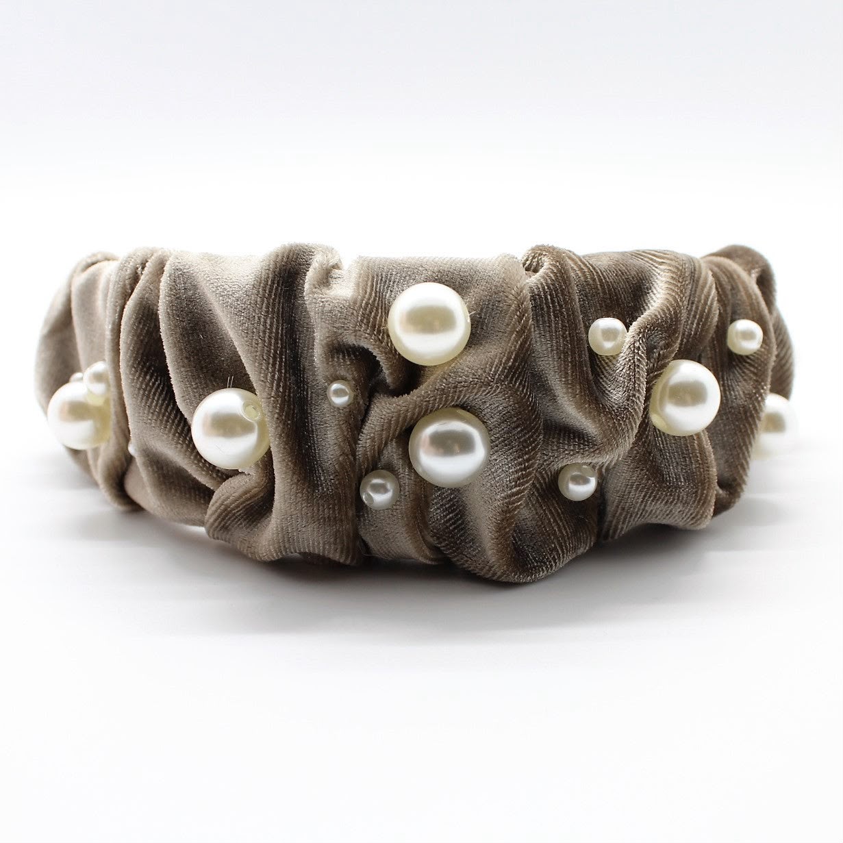 Diadema fruncida velvet con perlas