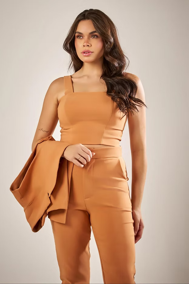 Clara — Uniforme de tres piezas