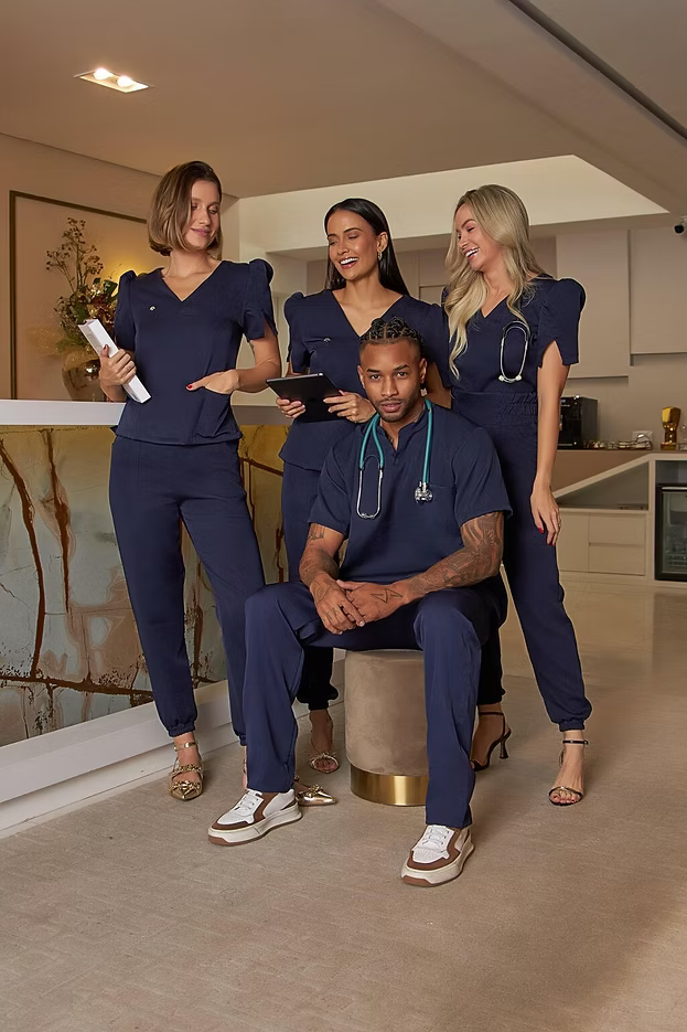 Rosalind — Uniforme con pantalón encauchado