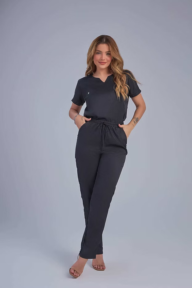 Beatriz — Uniforme con pantalón encauchado