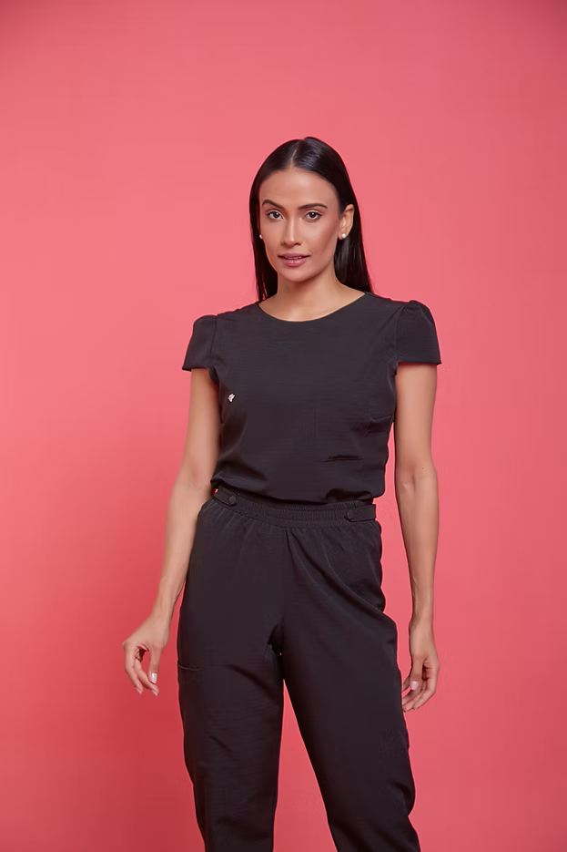 Giovanna — Uniforme con pantalón encauchado